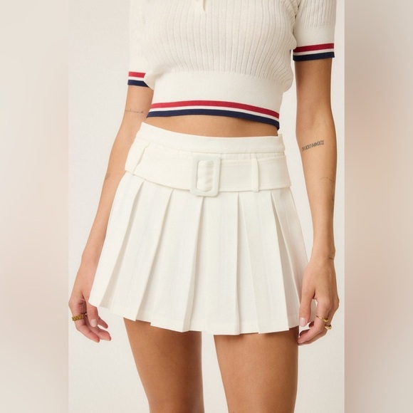 Goldie Byrd Dresses & Skirts - NWT Goldie Byrd Belted Pleated Mini Skirt XS White New Tennis Golf Cute Sold Out